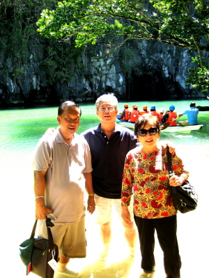 Mely, Dan & Fred at the entrance of the Underground Cave